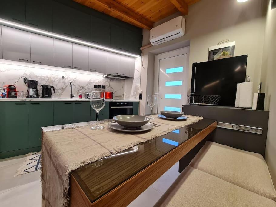 Matchbox, 4 Season House Apartment *